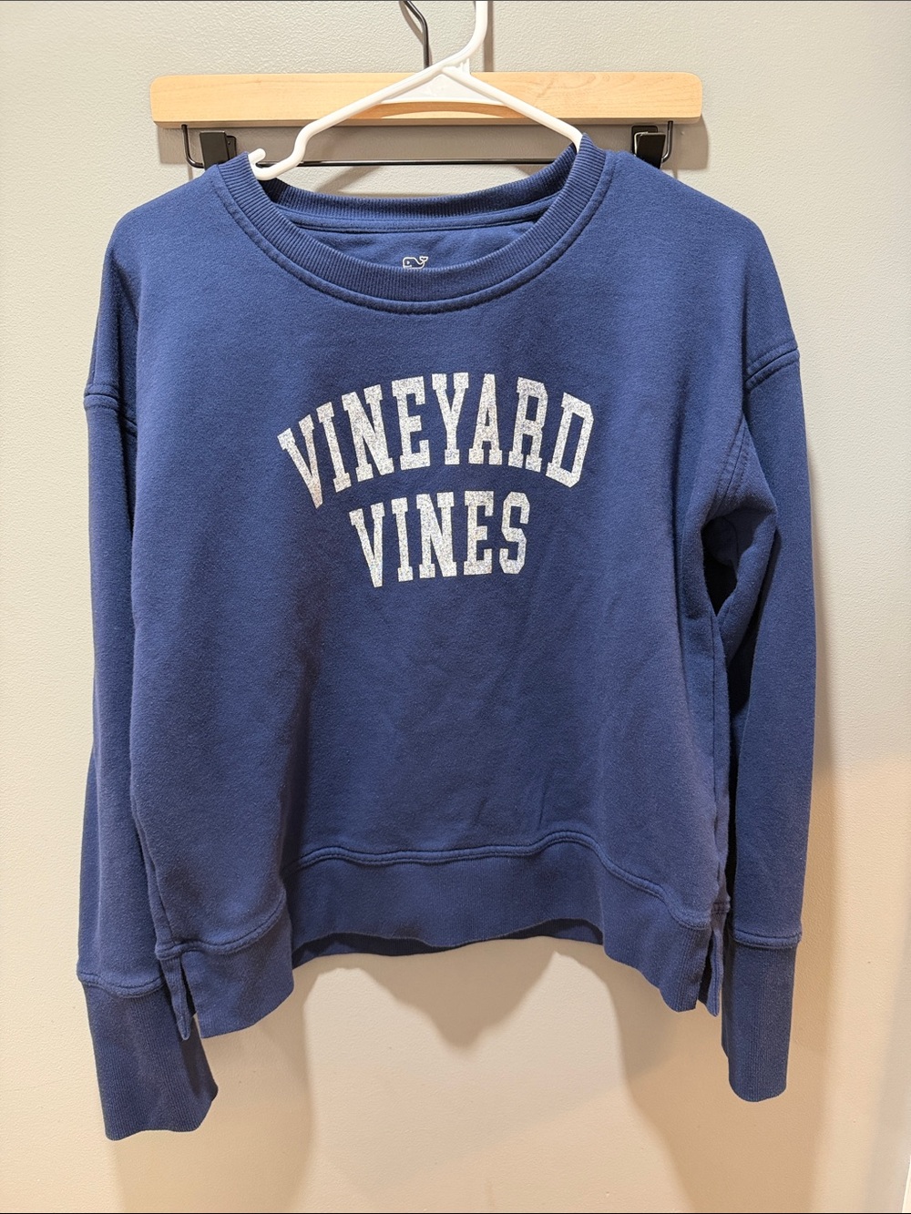 Vineyard Vines Women's Navy Blue Arch Logo Crew Sweatshirt
